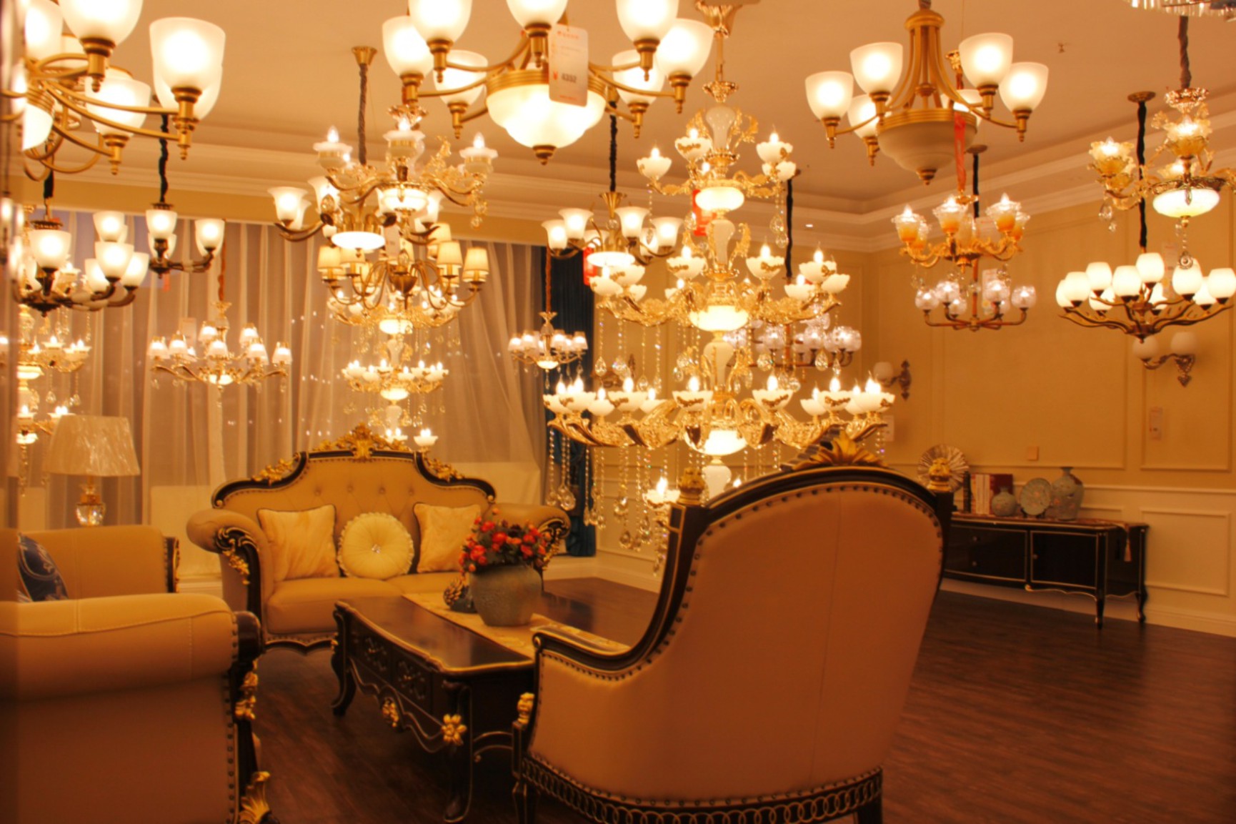 【7790必发集团照明】“千店绽放”昆明居然之家精品馆开业